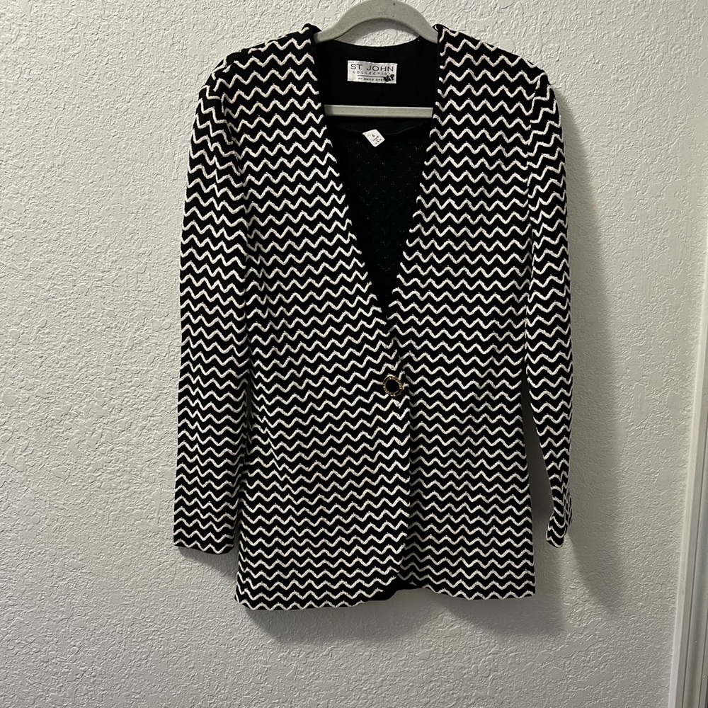 St. John Black and White Zigzag Knit Blazer - Picture 2 of 14